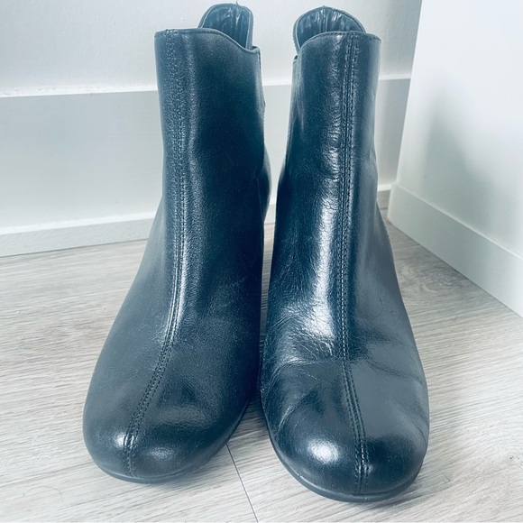 AEROSOLES Black Leather Round Toe Kitten Block Heels Ankle Comfy Booties  7.5 - Picture 14 of 15